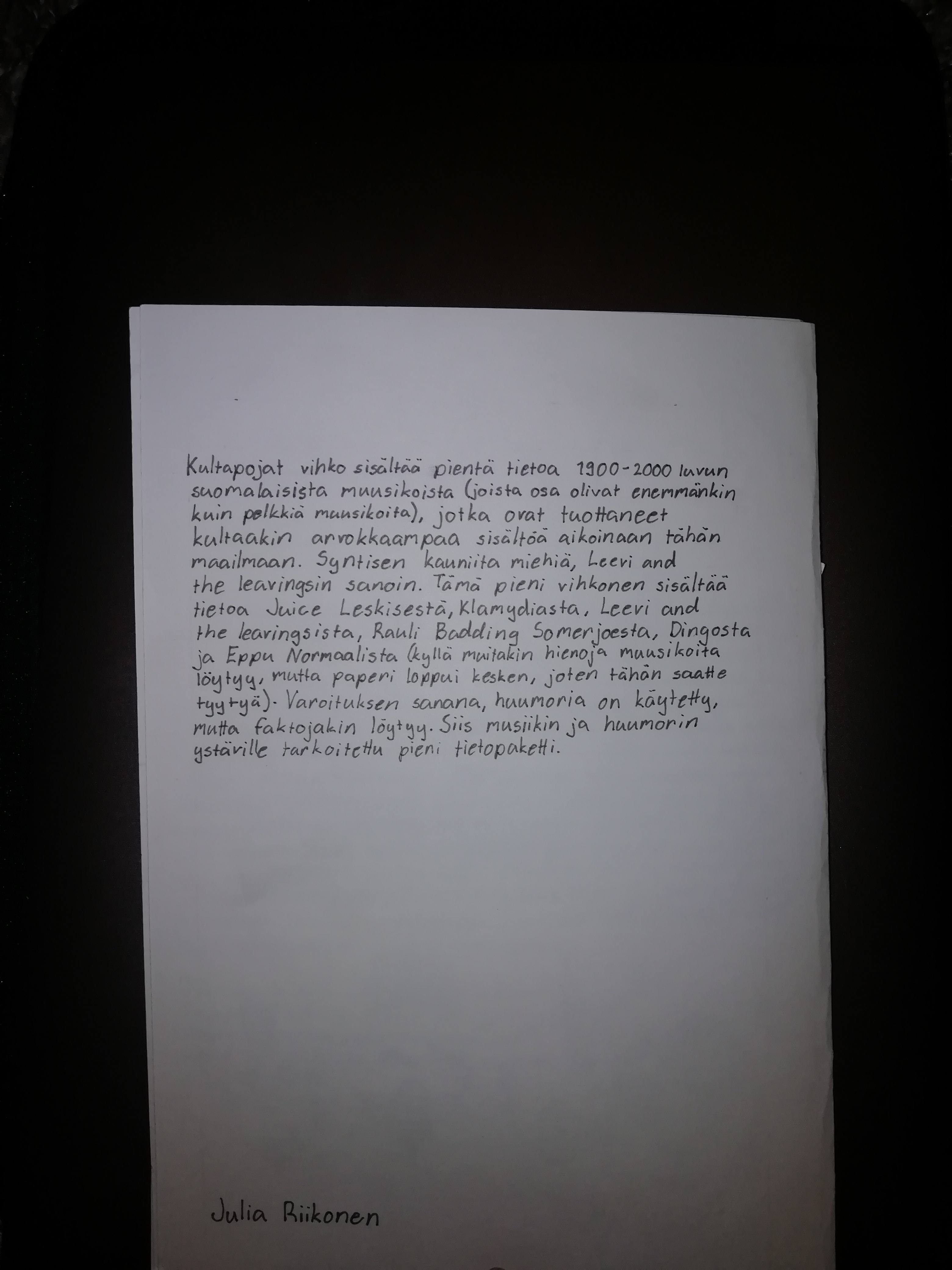 Kultapojat -lehti pohja